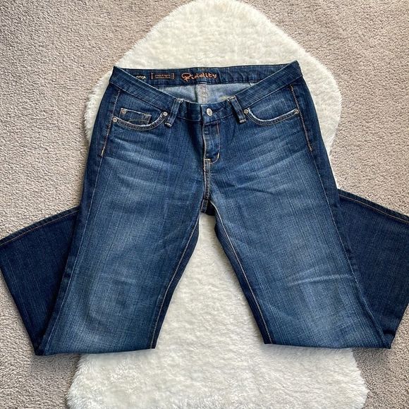 𝅺Fidelity Snap Dragon Low Waisted Flared Jeans Medium Wash Size 30 - Picture 5 of 15